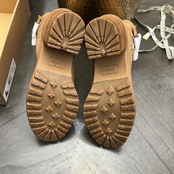 ZODIAC Women's Gannet Lug Sole Boots - Picture 3 of 12